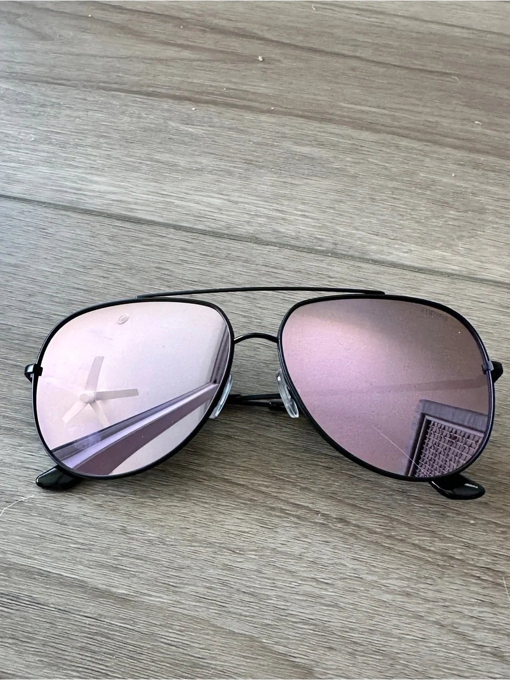 FREYRS Eyewear Black Aviator Sunglasses Pink Mirrored Lenses + Case - Brand New